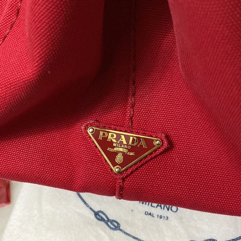 💯% Authentic PRADA CANAPA - Picture 10 of 17